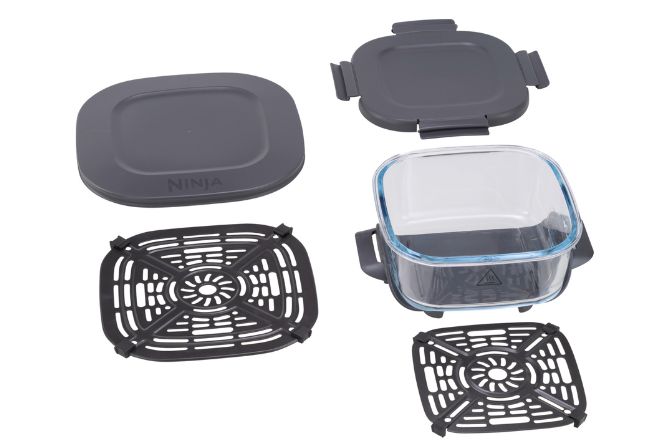 Equipements fournis avec l'airfryer Ninja CRISPi